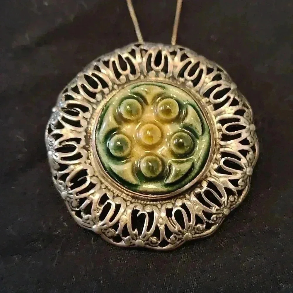 Sterling silver glazed ceramic pottery pendant 16-in Sterling box chain